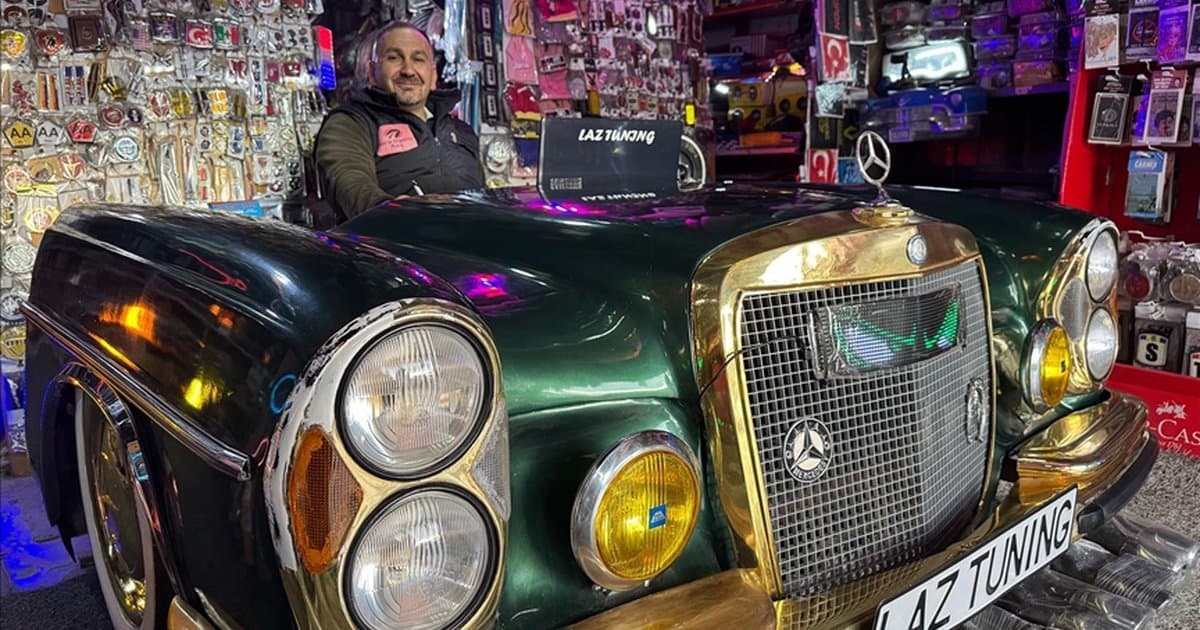 Bartın'da sanayi esnafı 1967 model Mercedes'i çalışma masasına dönüştürdü