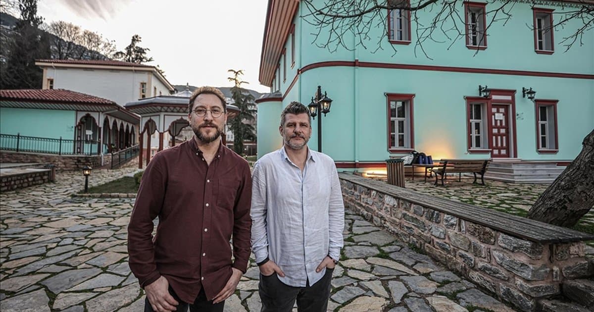 Bursa'nın Belleğini Keşfetmek: İki Arkadaşın Projesi