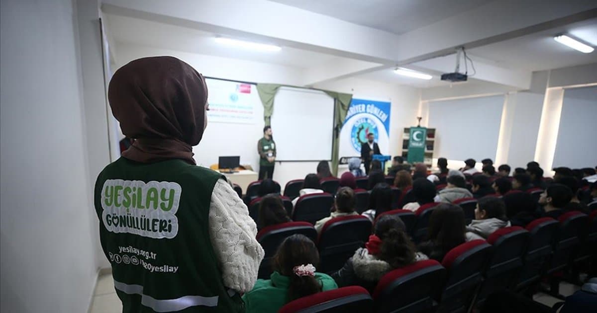 Muş'ta Yeşilay Haftası'nda bağımlılıkla mücadele
