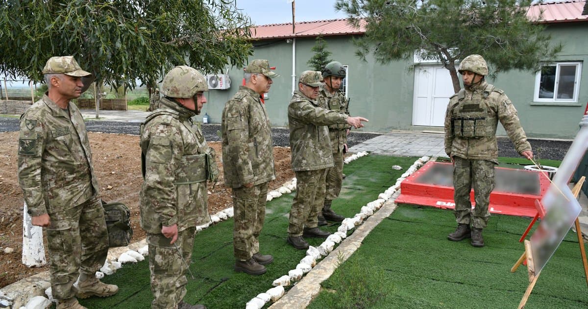 Orgeneral Tokel, KKTC'deki askeri birlikleri denetledi
