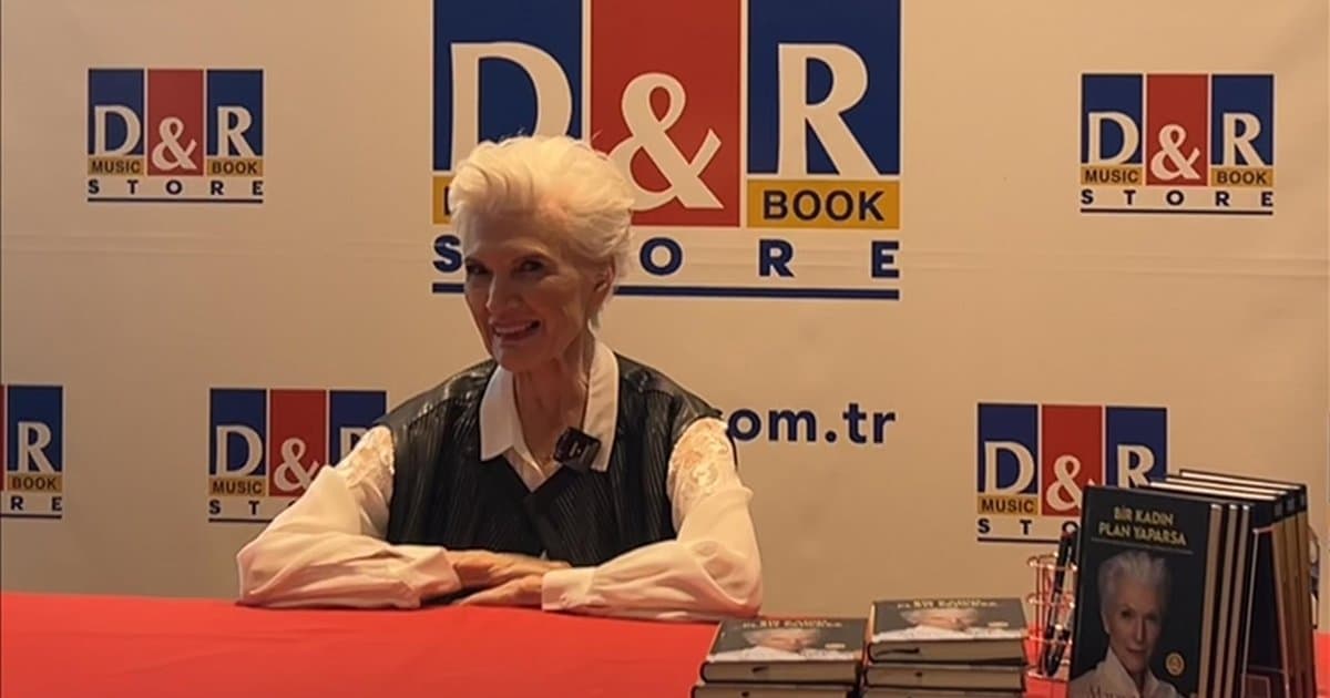 Elon Musk'ın Annesi Dr. Maye Musk İstanbul'da Okurlarla Buluştu