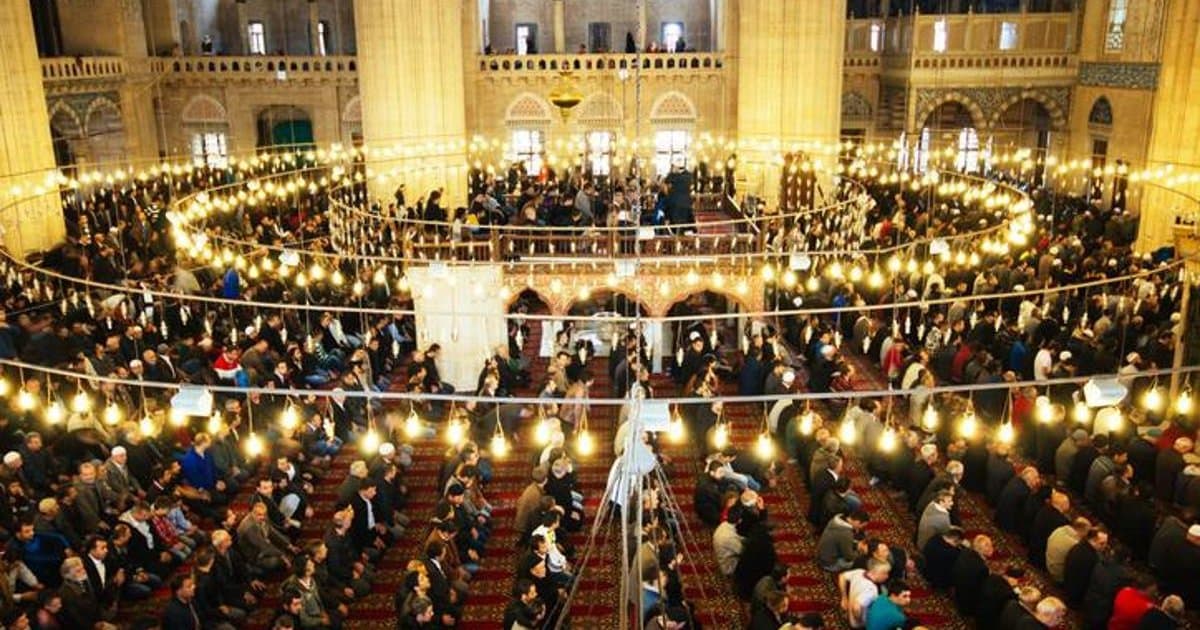 Bayram Namazı Kılınışı ve Diyanet İşleri Başkanlığı Açıklamaları