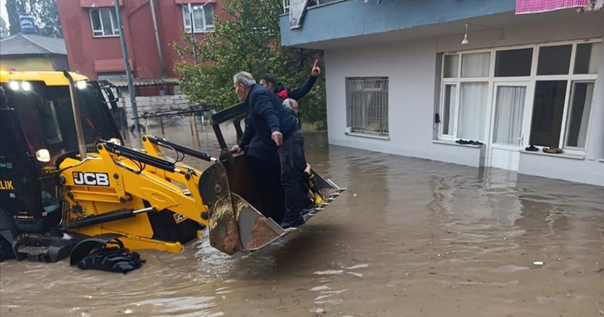 Hatay'da sağanak hayatı olumsuz etkiledi