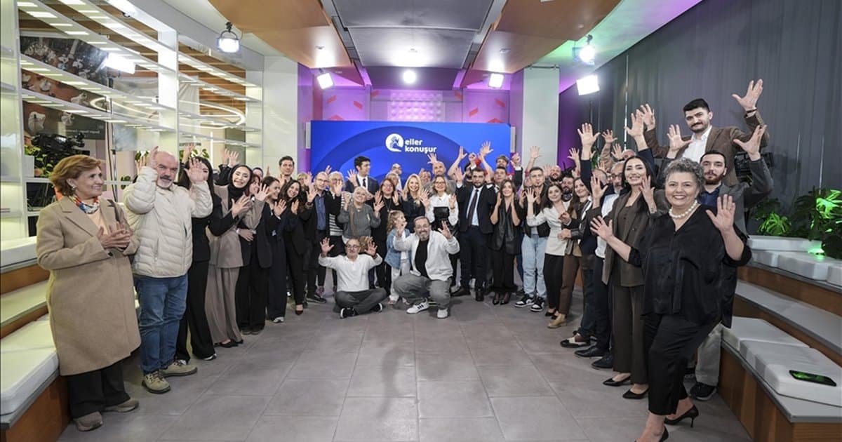 AA'nın 'Eller Konuşur' projesi ilgi görüyor