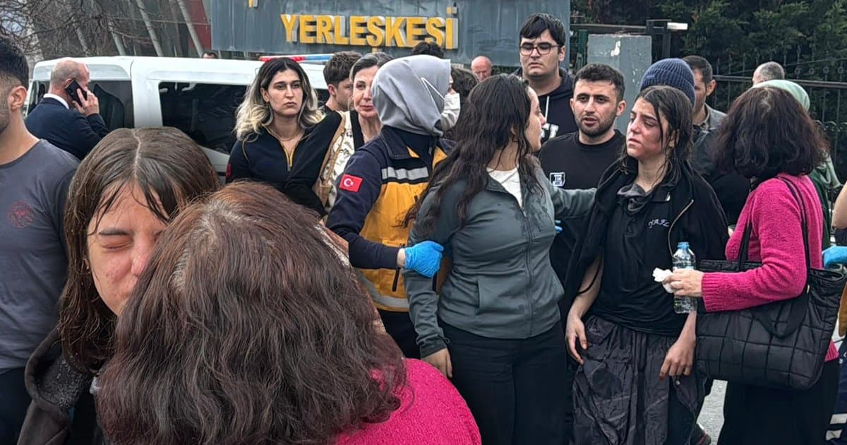 Lise laboratuvarında patlama: Öğrenciler yaralandı