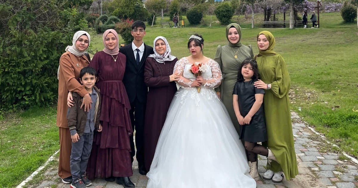 Down sendromlu genç kızın gelinlik hayali gerçekleşti