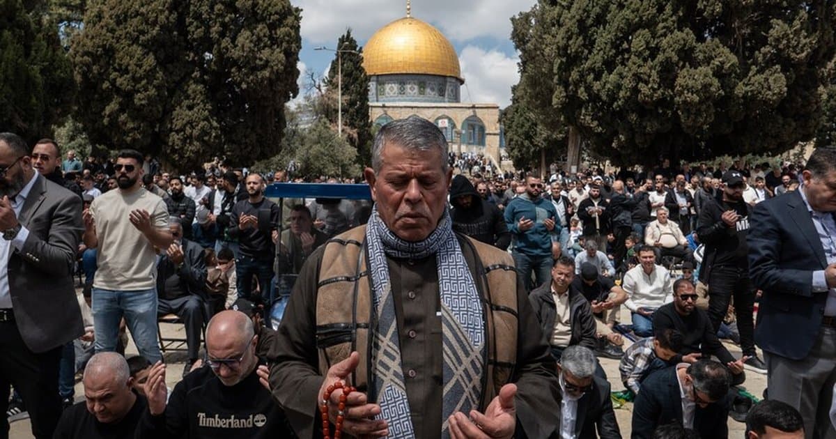 Filistinliler Mescid-i Aksa'da Ramazan Bayramı sevinci yaşadı