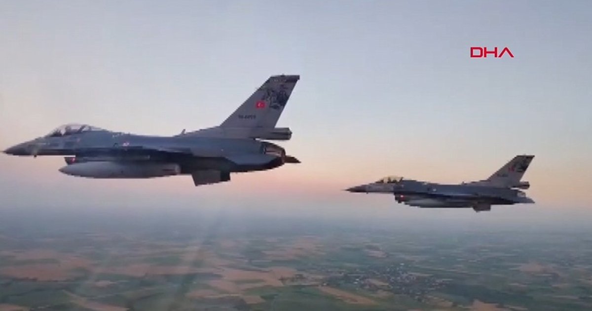 Kozan'da F-16 gösterisi heyecana sahne oldu