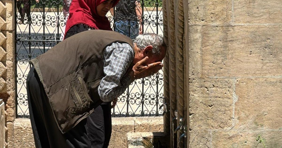Şanlıurfa'da sıcak hava hayatı olumsuz etkiliyor