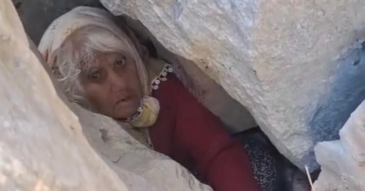 Antalya'da dağda kaybolan yaşlı kadın kayalıklara sıkışmış halde bulundu