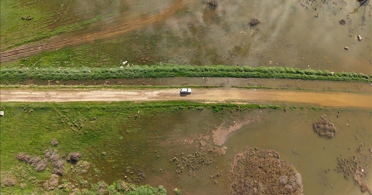 Karacabey Ovası'nda 20 bin dekarlık alan su altında kaldı