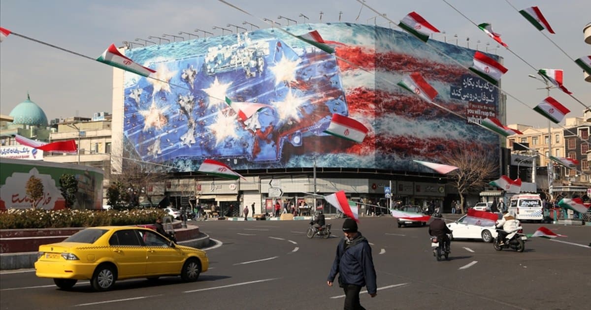 Çin'den İran'daki vatandaşlarına terk uyarısı