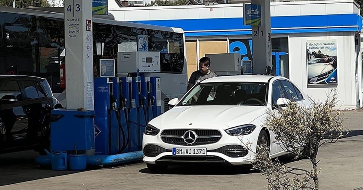 Almanlar ucuz yakıt için Polonya'ya gidiyor