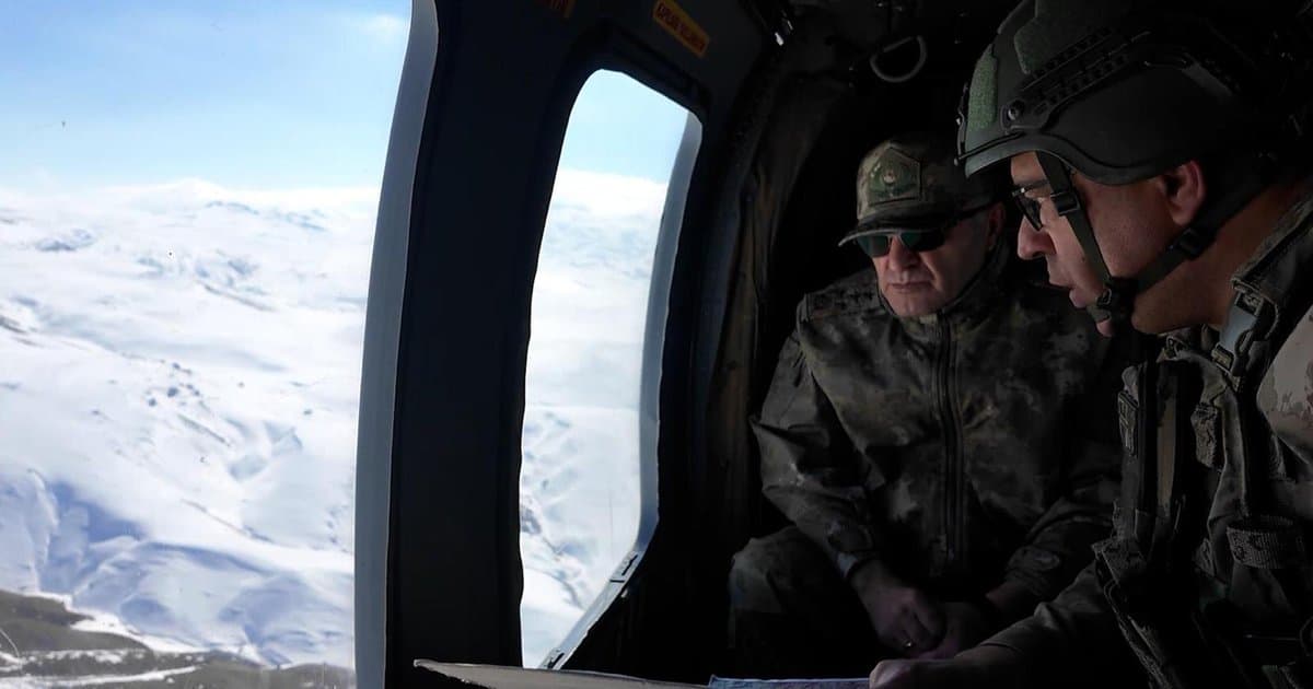 Kara Kuvvetleri Komutanı Metin Tokel İran sınırında