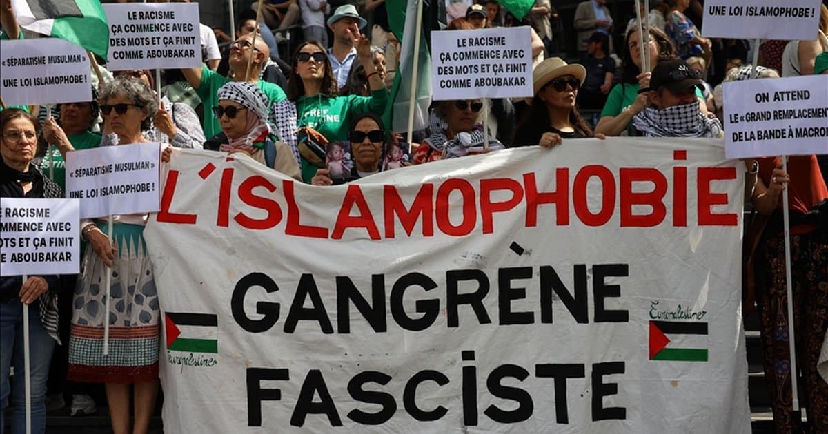 Avrupa'da İslamofobi: Demokrasi Çöküşünün Aracı mı?