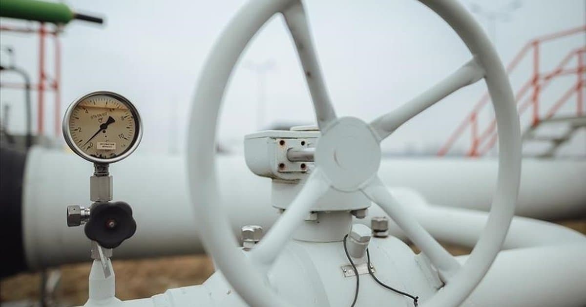 AB, Macaristan ve Slovakya'ya Petrol Akışını Sağlamaya Çalışıyor