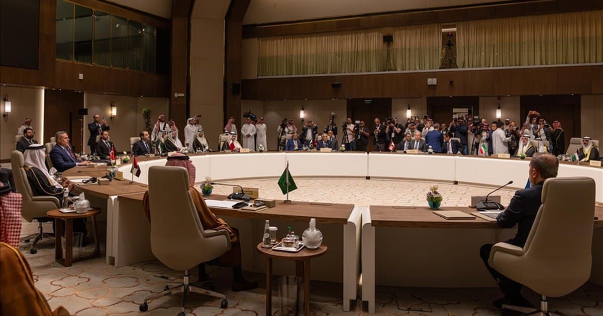 Suudi Arabistan İran'a saldırılarını durdur çağrısı yaptı