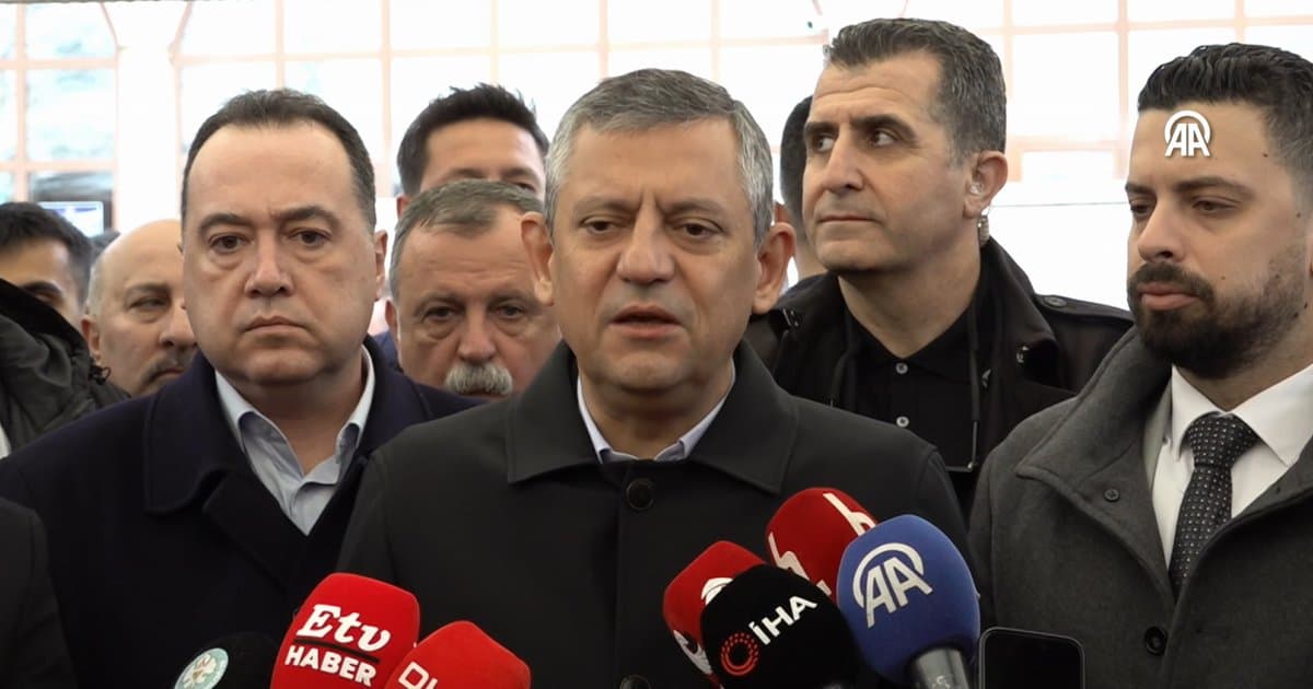 Özgür Özel: İran'da istikrar Türkiye için tehdittir