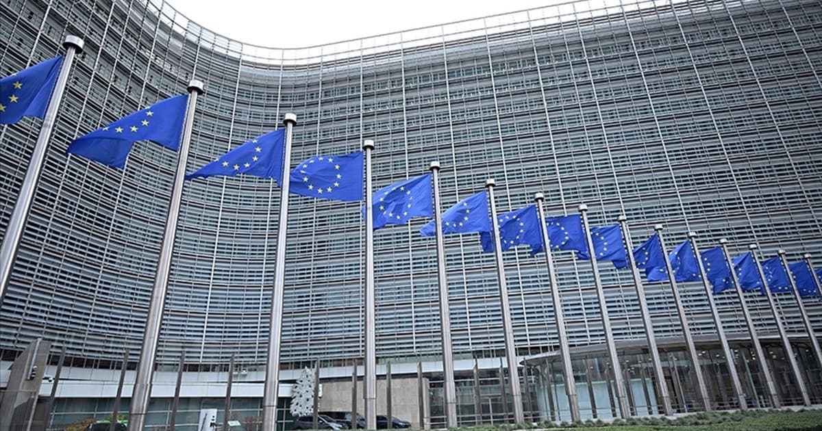 AB'nin Rusya'dan petrol ithalatı yasağı erteleniyor