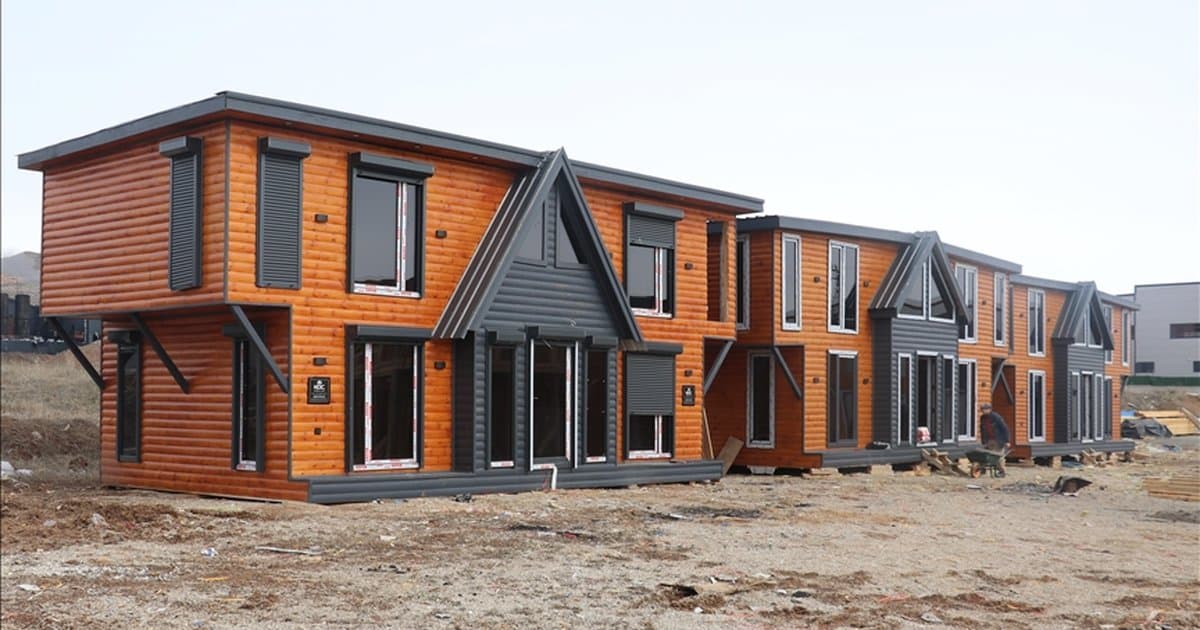 Sivas'ta iki kardeş ahşap evleri Avrupa'ya ihraç ediyor