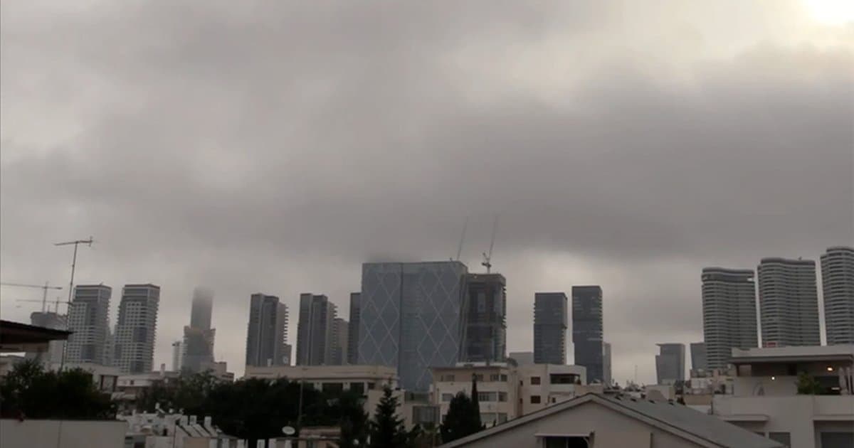 İran'ın füze saldırısında İsrail'de 5 kişi yaralandı