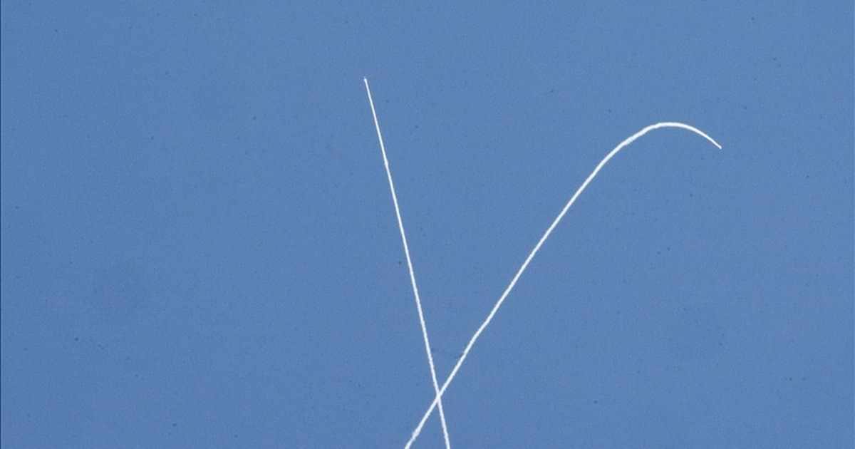 İran Körfez Ülkelerine Saldırılarını Sürdürüyor