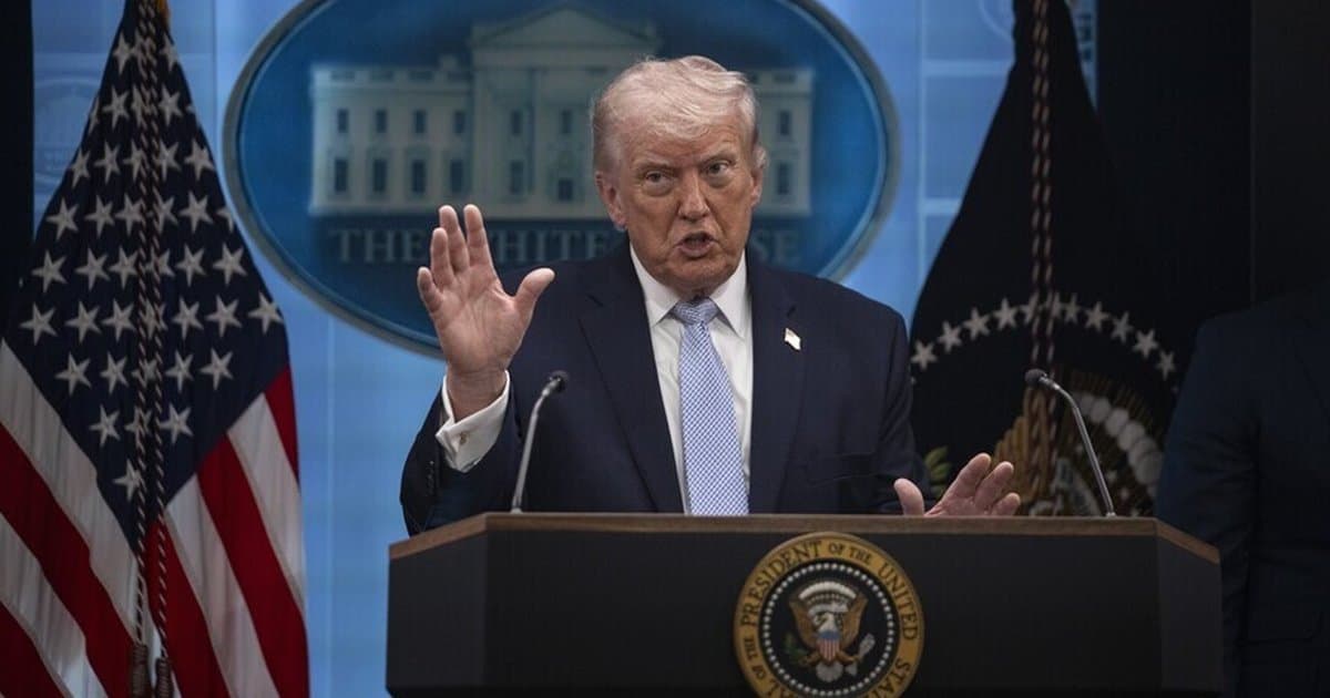 Trump'tan İran'a 'anlaşma olmazsa gemileri yüklüyoruz' tehdidi