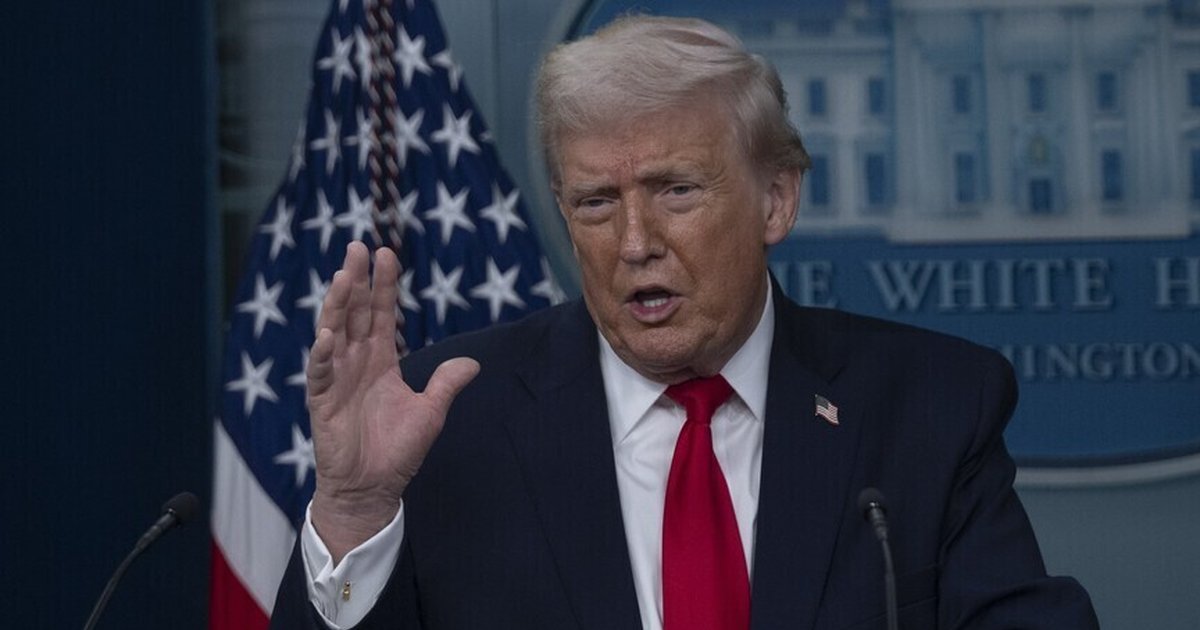 Trump'tan İran'a Hürmüz Boğazı'nda ABD gemilerine saldırması halinde tehdit