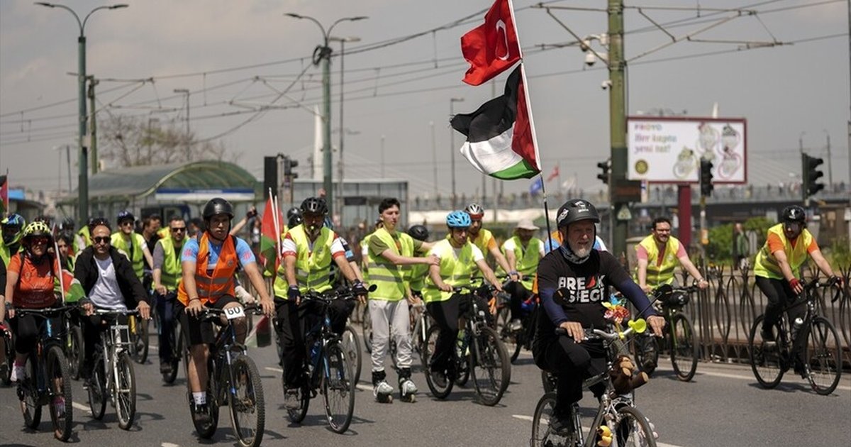 İstanbul'da bisiklet turu: Sumud Filosu'na destek