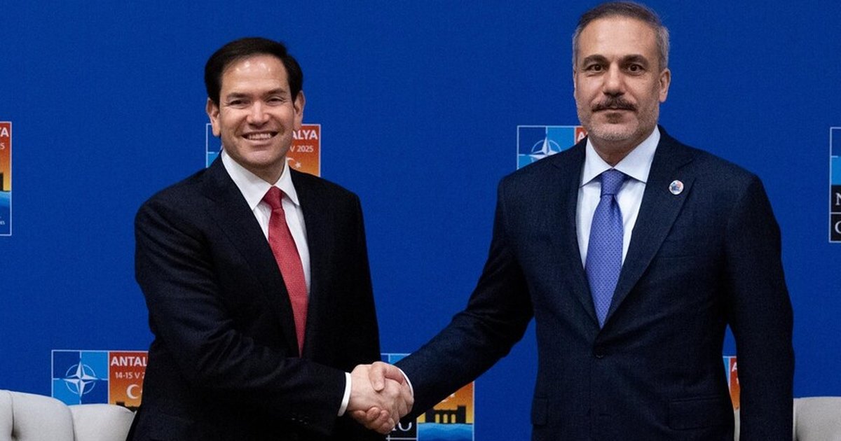 Bakan Fidan, NATO toplantısında ABD'li mevkidaşı Rubio ile görüştü