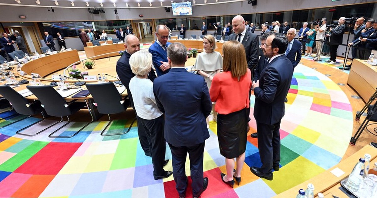 AB Liderler Zirvesi Brüksel'de devam ediyor