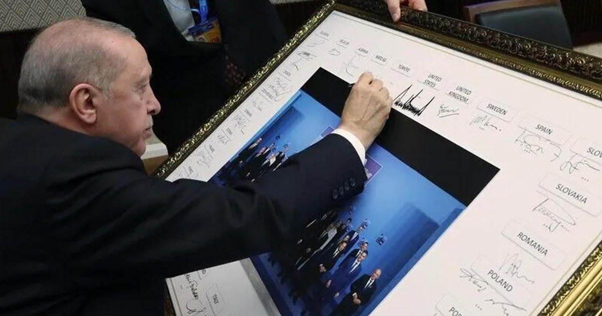 NATO Zirvesi'nde liderler bir araya geldi
