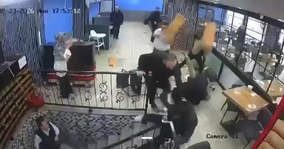 Bursa'da kafe kavgası: 100 bin liralık hasar