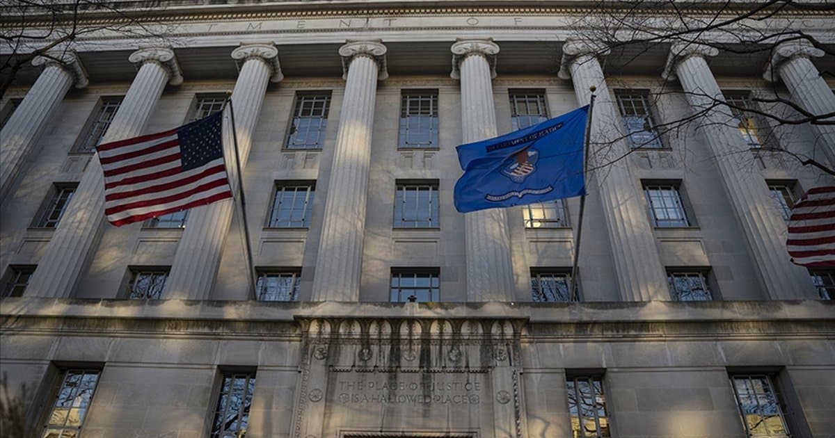 California Üniversitesi Dava Edildi