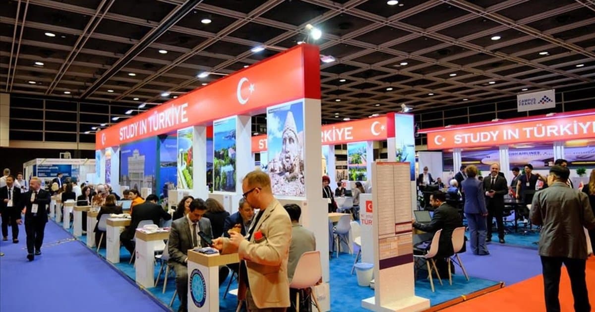 82 Türk üniversitesi Hong Kong'da eğitim fuarında yer aldı