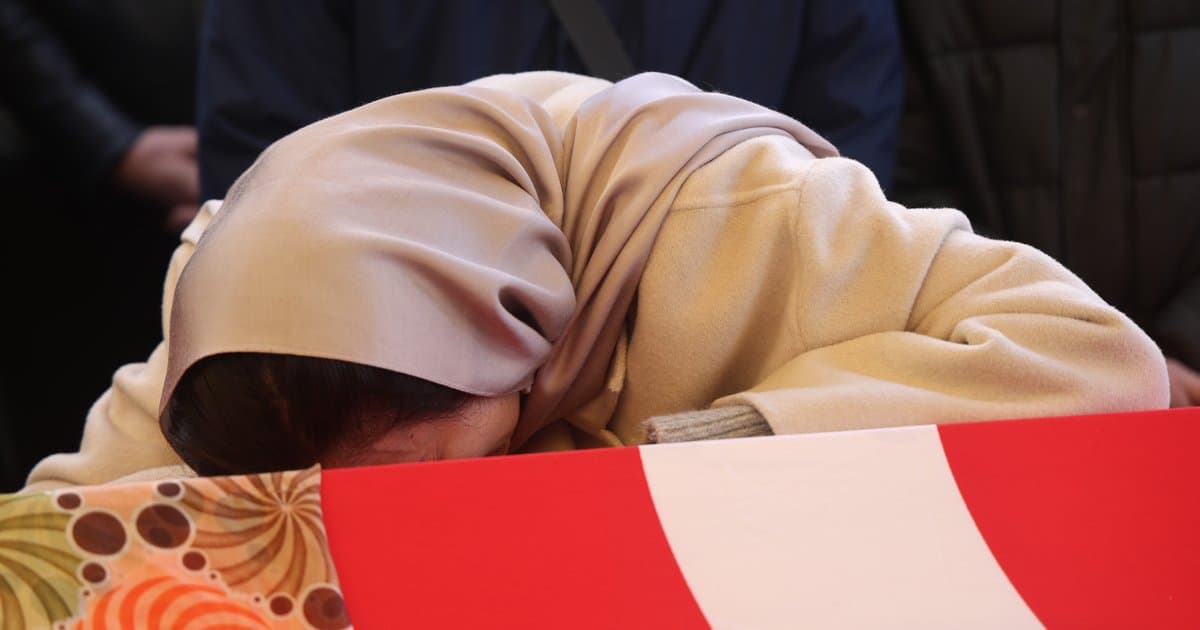 Fatma Nur öğretmen gözyaşlarıyla uğurlandı