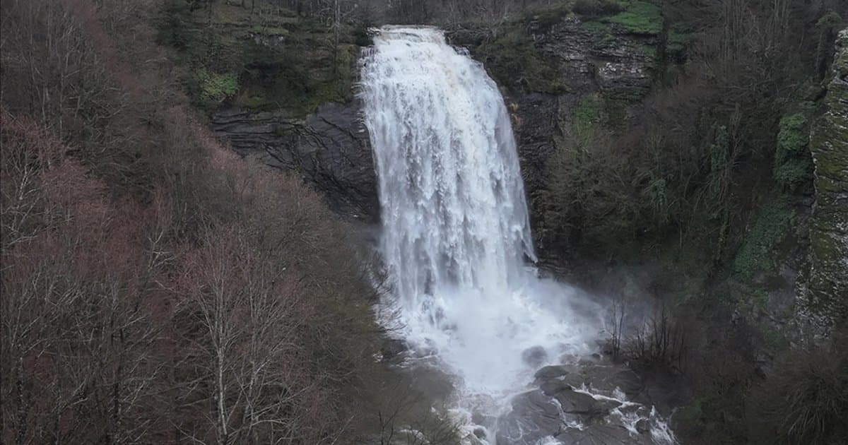 Suuçtu Şelalesi bahar yağışlarıyla coştu