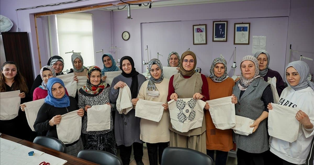 Kastamonu'da kadınlar el emeğiyle çevreye ve ekonomiye katkı sağlıyor