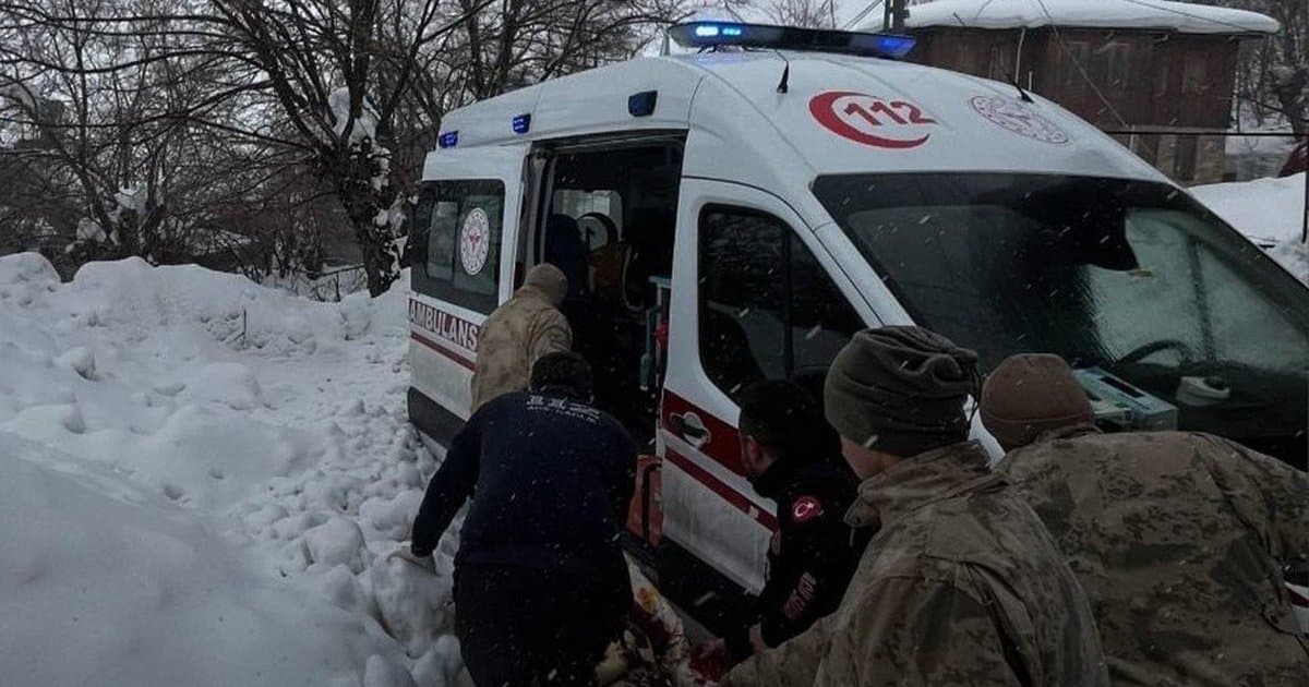 Erzincan Kemaliye'de Toprak Kayması: 1 İşçi Hayatını Kaybetti
