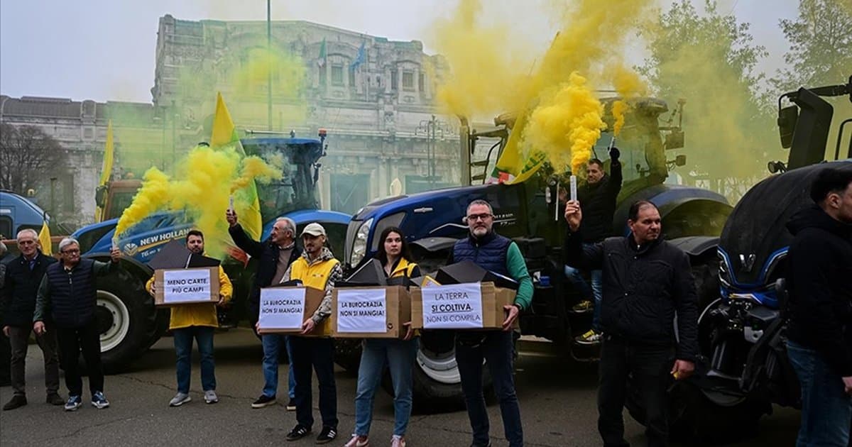 İtalya'da çiftçiler maliyet artışlarını protesto etti