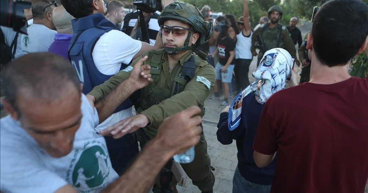 İsrail askerleri Batı Şeria'ya eş zamanlı saldırılar düzenledi