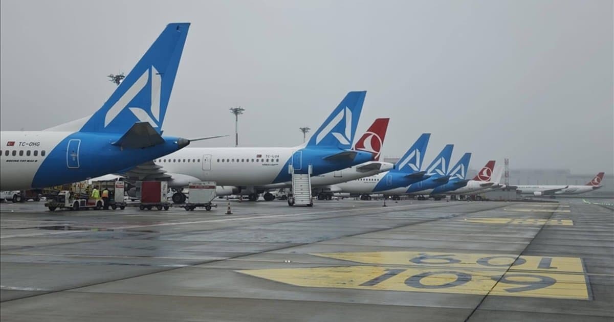 İstanbul'da olumsuz hava koşulları hava trafiğini etkiledi