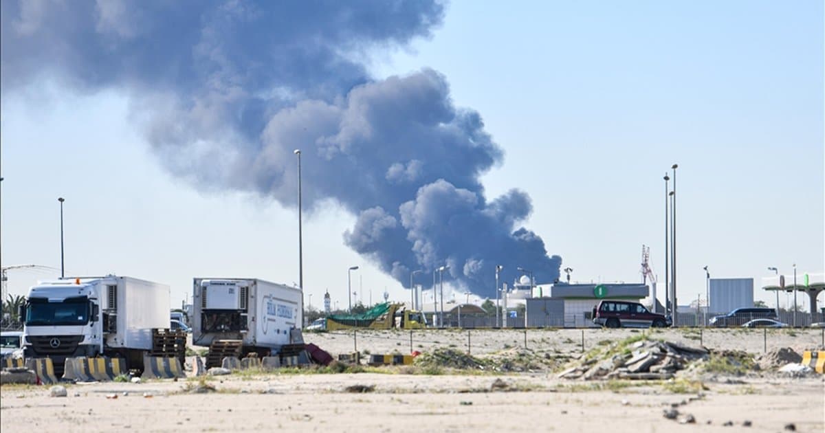 Kuveyt petrol rafinerisinde İHA saldırısı sonucu yangın
