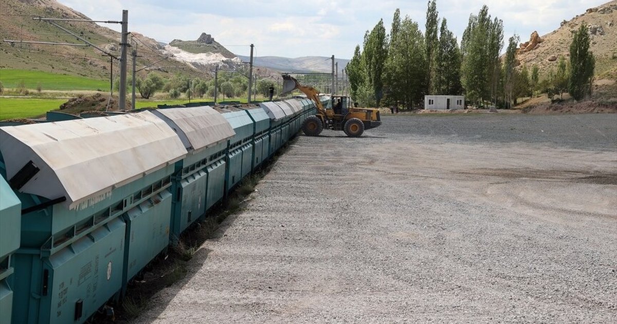 Sivas'ta taş taşıma maliyeti trenle yüzde 45 azaldı