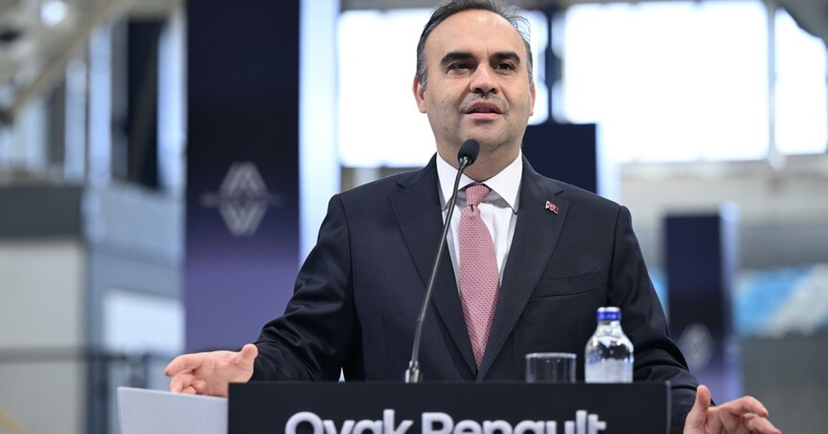 Bakan Kacır: Türkiye'ye yatırımlar sürüyor