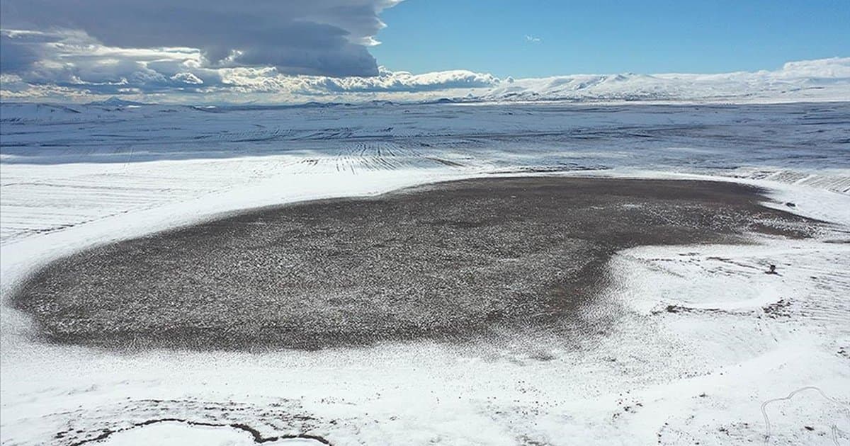 Kars'taki Kuyucuk Gölü'nde Kar Yağışı Umut Verdi