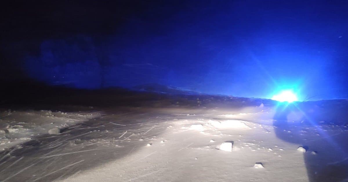 Eğribel Tüneli'nde çığ düşmesi sonucu yol ulaşıma kapandı