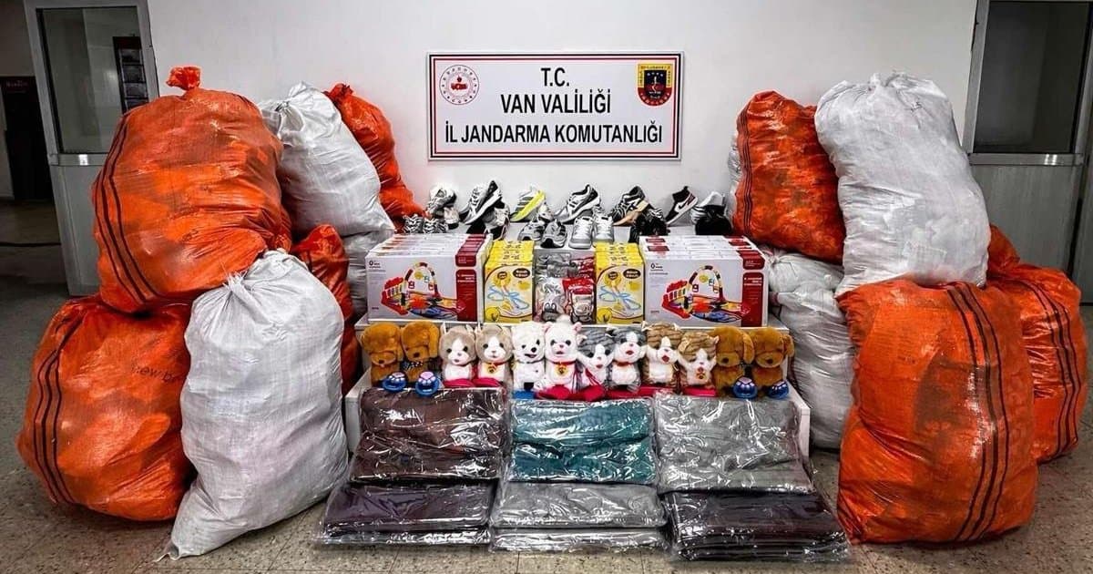 Van'ın Başkale ilçesinde 6,4 milyon TL'lik kaçak eşya ele geçirildi