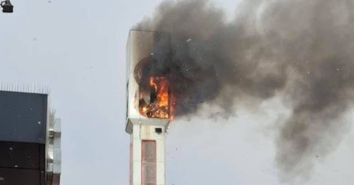 Küçükçekmece'de Baz İstasyonunda Yangın