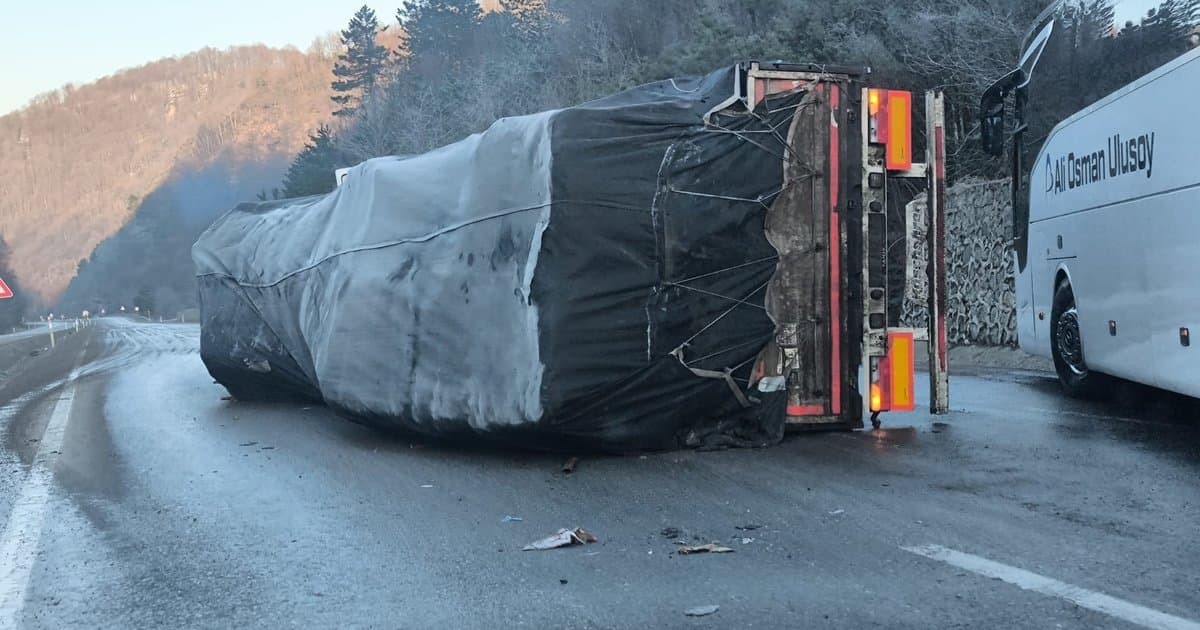 Zonguldak-Ankara kara yolunda 3 kazada 10 yaralı